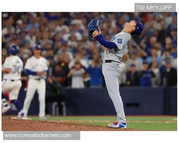 瓦妮莎携女儿观赛道奇不敌对手MLB世界大赛G4令人惋惜 瓦妮莎携女儿观赛道奇不敌对手MLB世界大赛G4令人惋惜